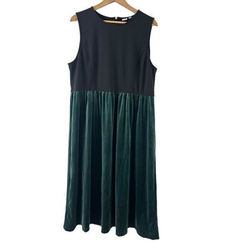Gap Maternity Sleeveless Dress Black with Green Velour